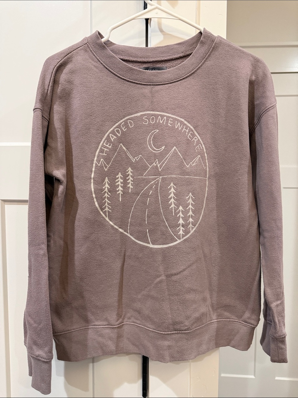 BE COOL Crewneck Sweatshirt in Dusty Mauve with Nature Graphic